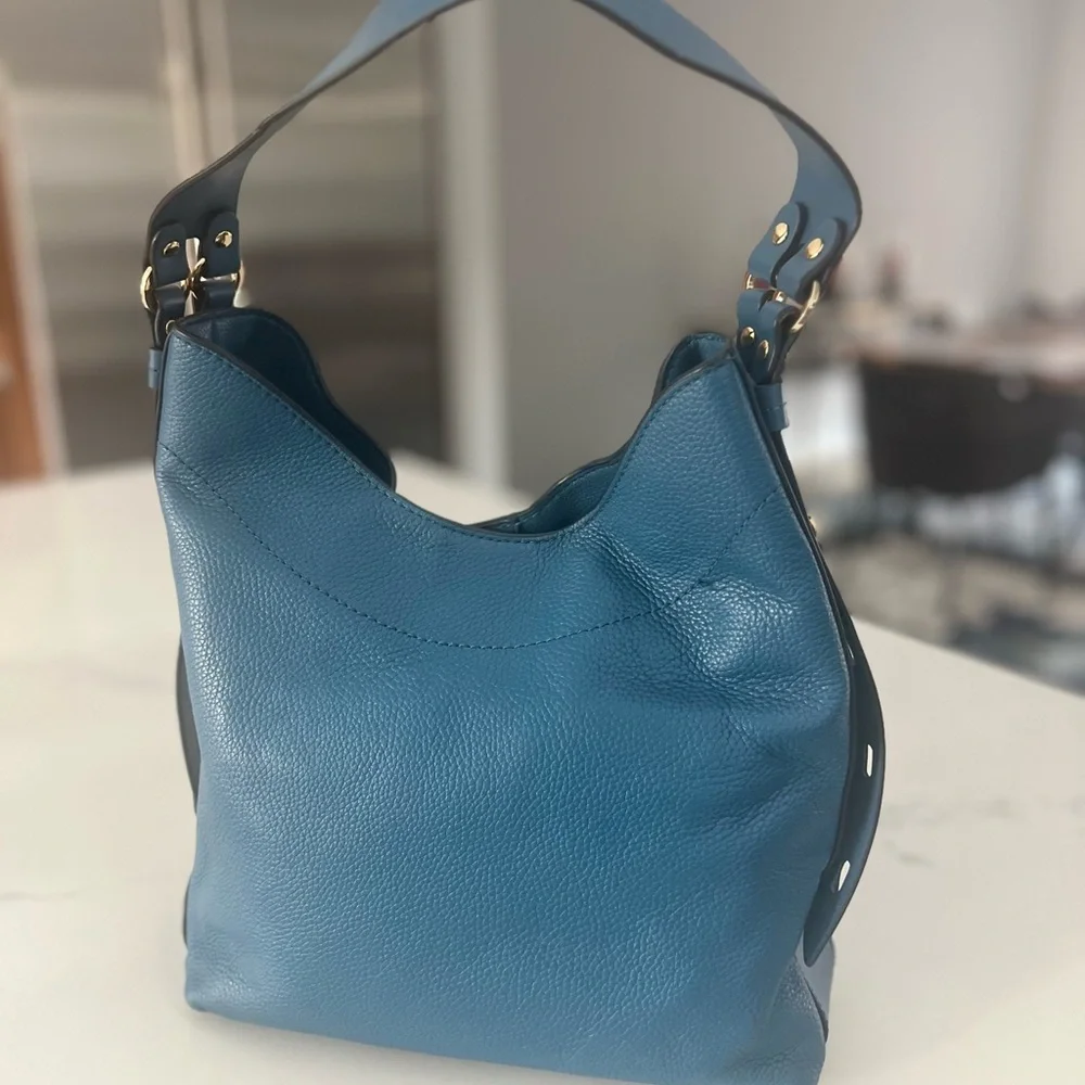 Michael Kors Blue Slouchy Shoulder Bag with Gold Hardware - Picture 2 of 6